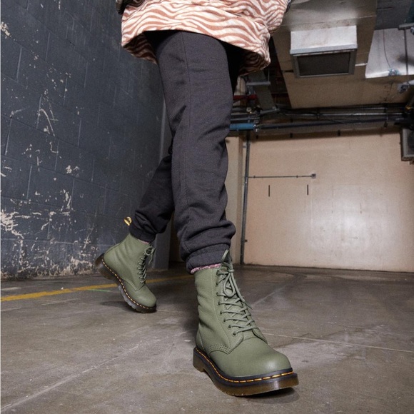 Dr. Martens Pascal 1460 Leather boots - Picture 8 of 12